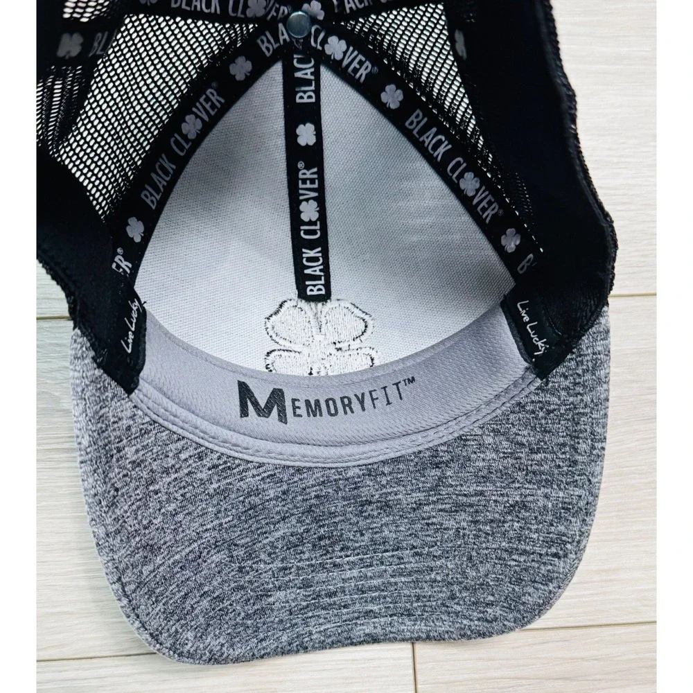 Black Clover Fitted Golf Hat Sz S/M Blackgrey